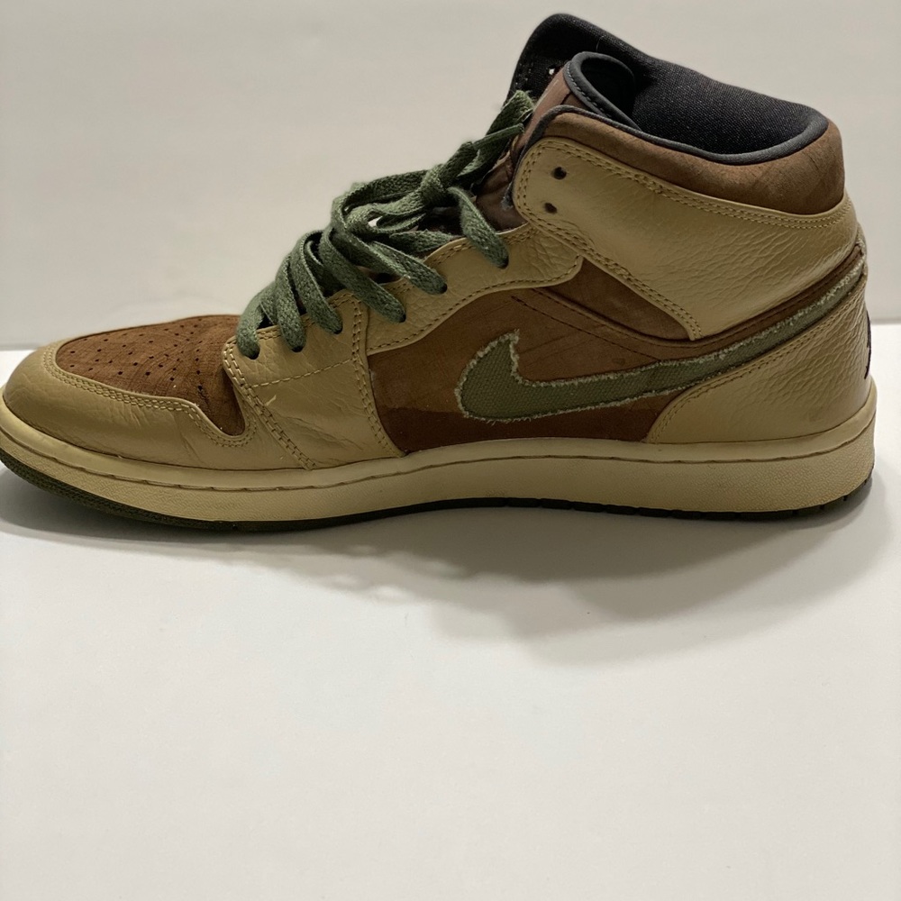 Air jordan 1 retro . Armed force . Rare .